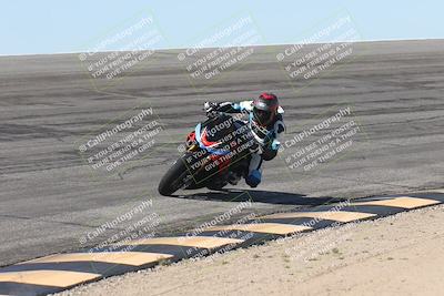 media/Oct-13-2025-Moto Forza (Mon) [[a66d839500]]/3-B Group/Session 2 (Bowl)/